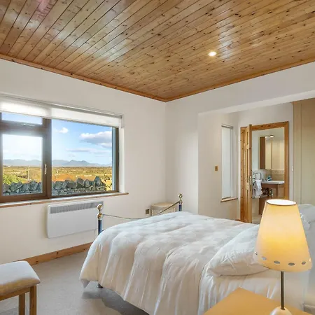 Rugosa, Dom wakacyjny Ballyconneely